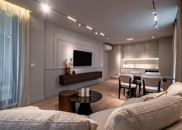 Azur Luxury Апартамент *